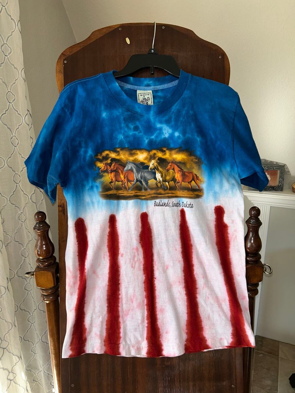 Vintage Alore single stitch red blue white tie-dye t-shirt running horses